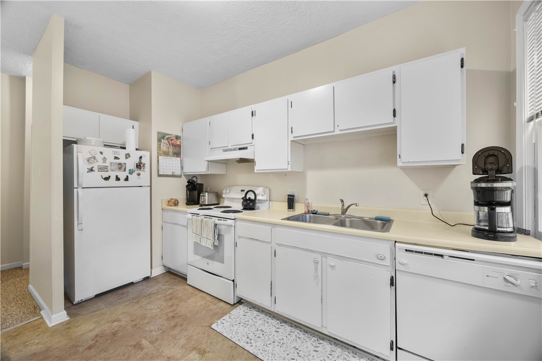 47 Atkinson Street Rochester, NY 14608 - Photo 9 of 48