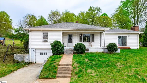 $295,000 | 7703 Moorefield Memorial Highway, Liberty, SC 29657