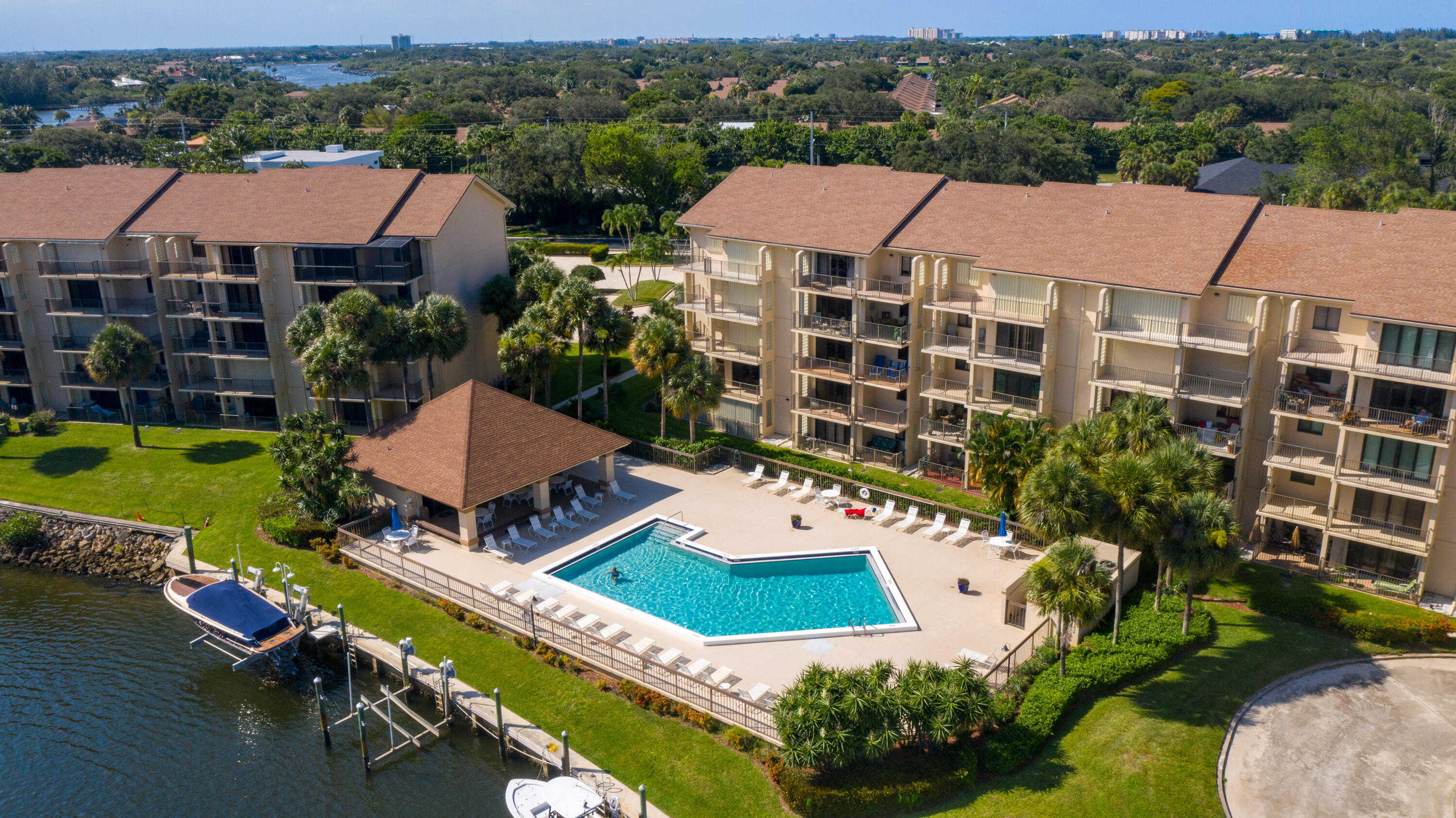 1401 Tidal Pointe Boulevard, Unit 301 Jupiter, FL 33477 - Photo 23 of 27 Community pool