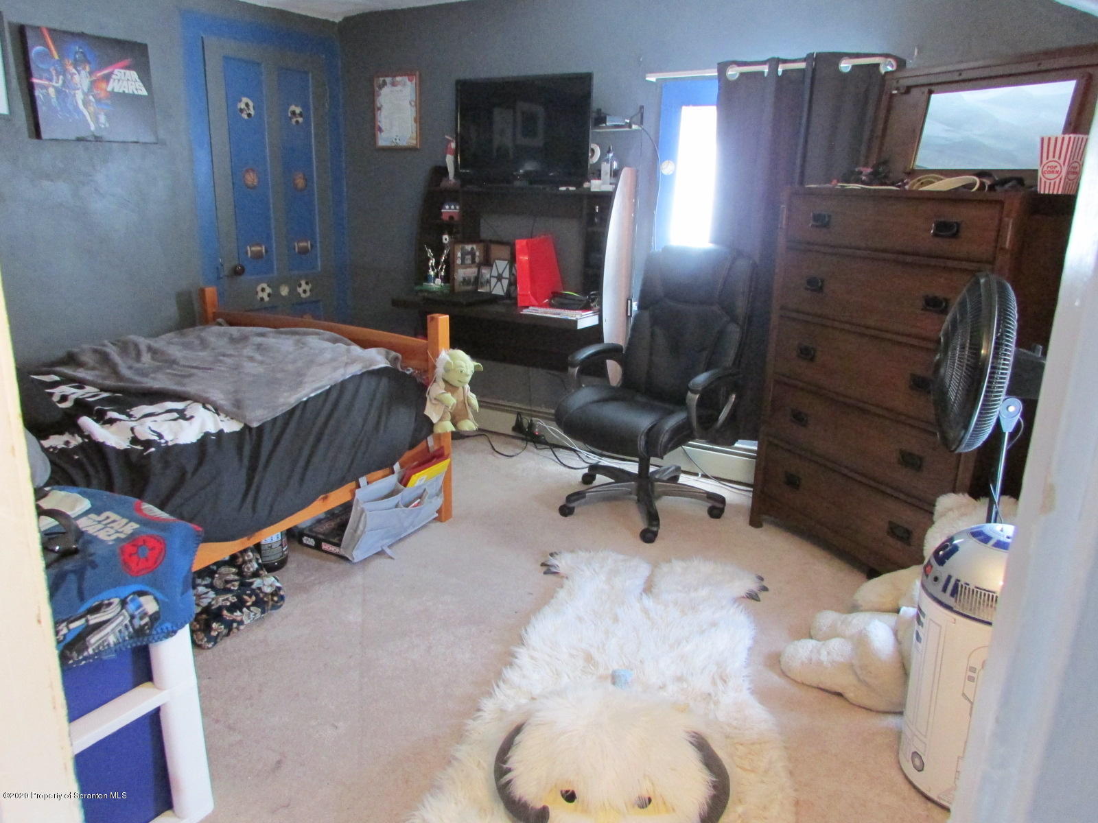 520 Main Street Great Bend, PA 18821 - Photo 26 of 34 a room with musical instruments