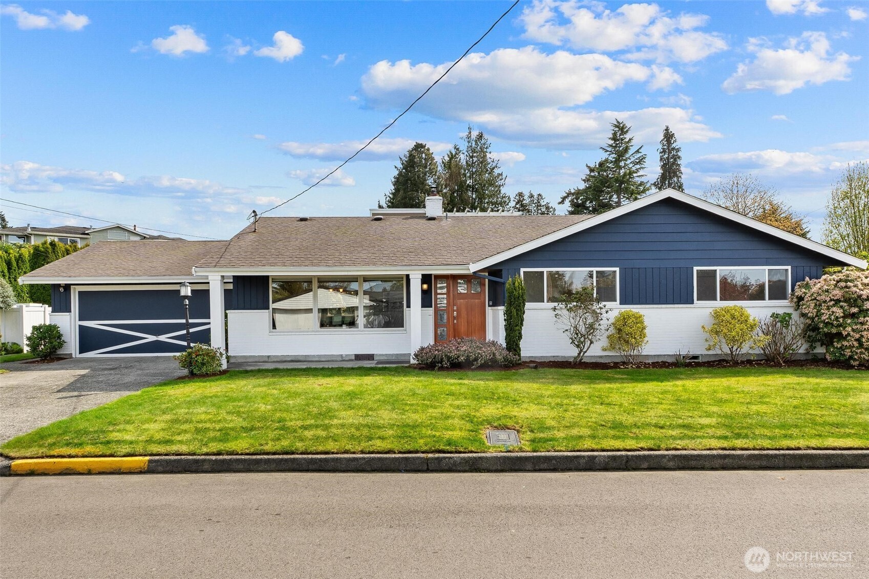 612 Aloha Way Edmonds, WA 98020 - Photo 3 of 39