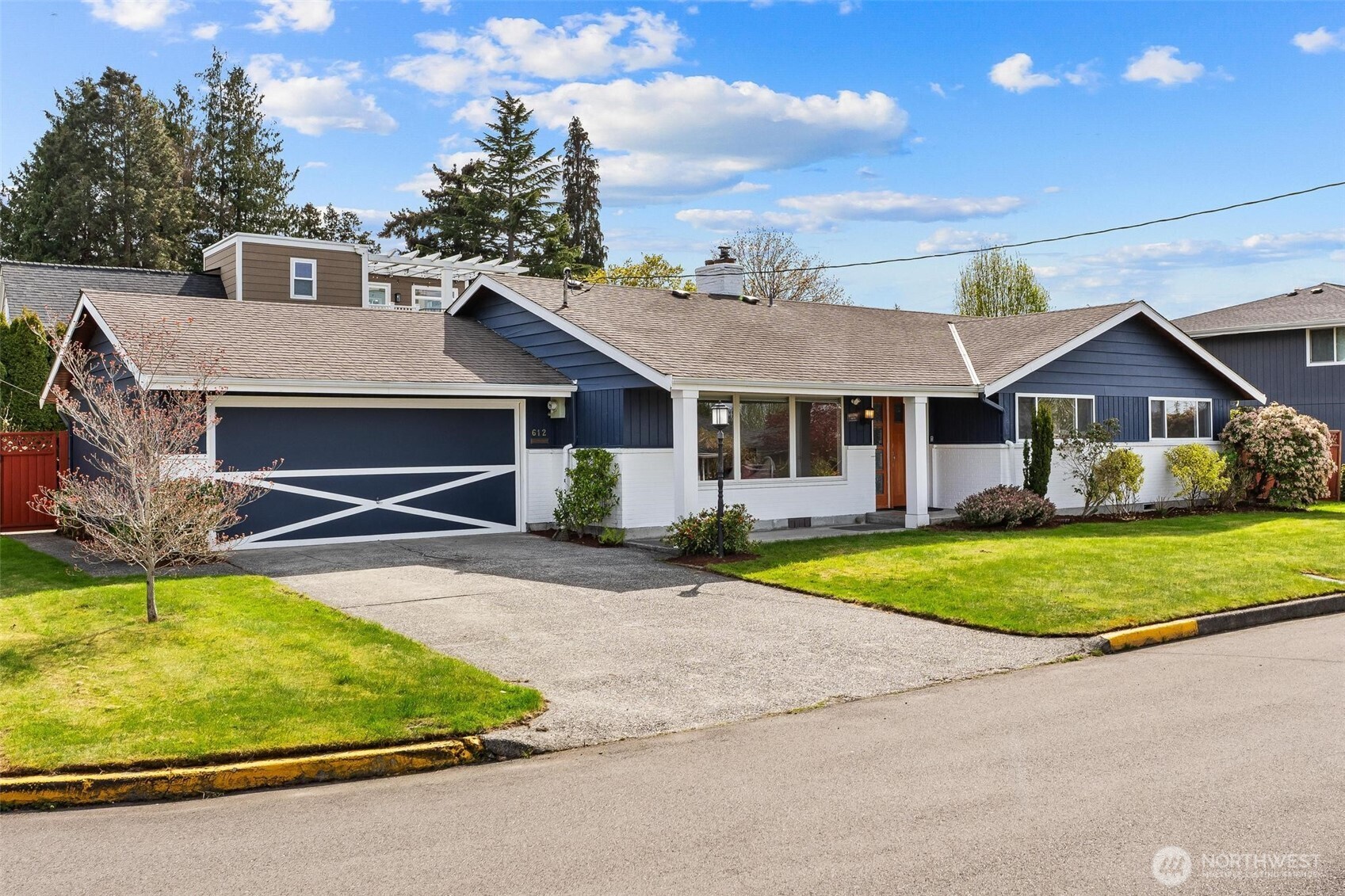 612 Aloha Way Edmonds, WA 98020 - Photo 4 of 39