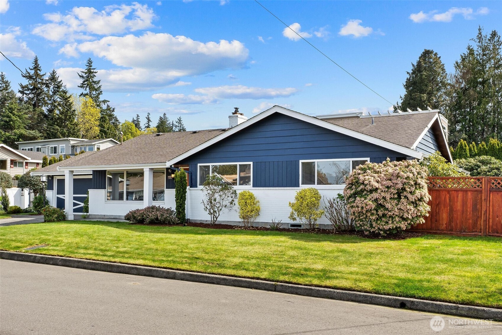 612 Aloha Way Edmonds, WA 98020 - Photo 5 of 39