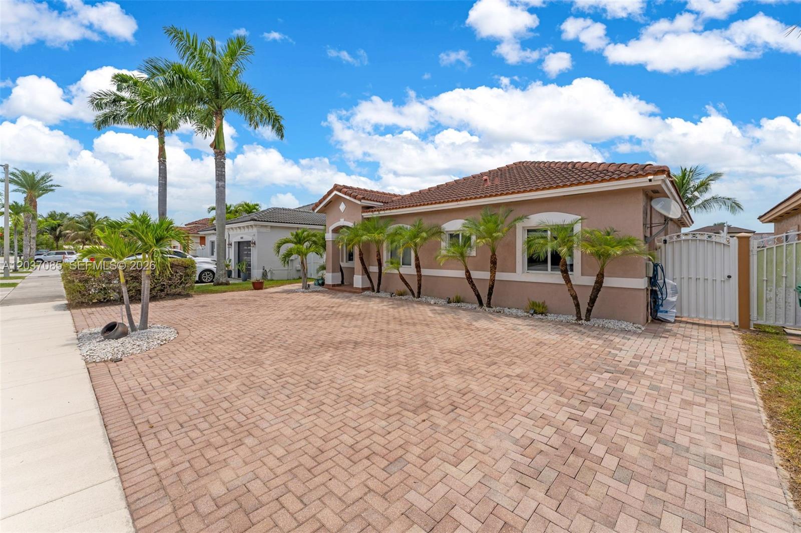 4449 Southwest 164th Path Miami, FL 33185 - Photo 2 of 40