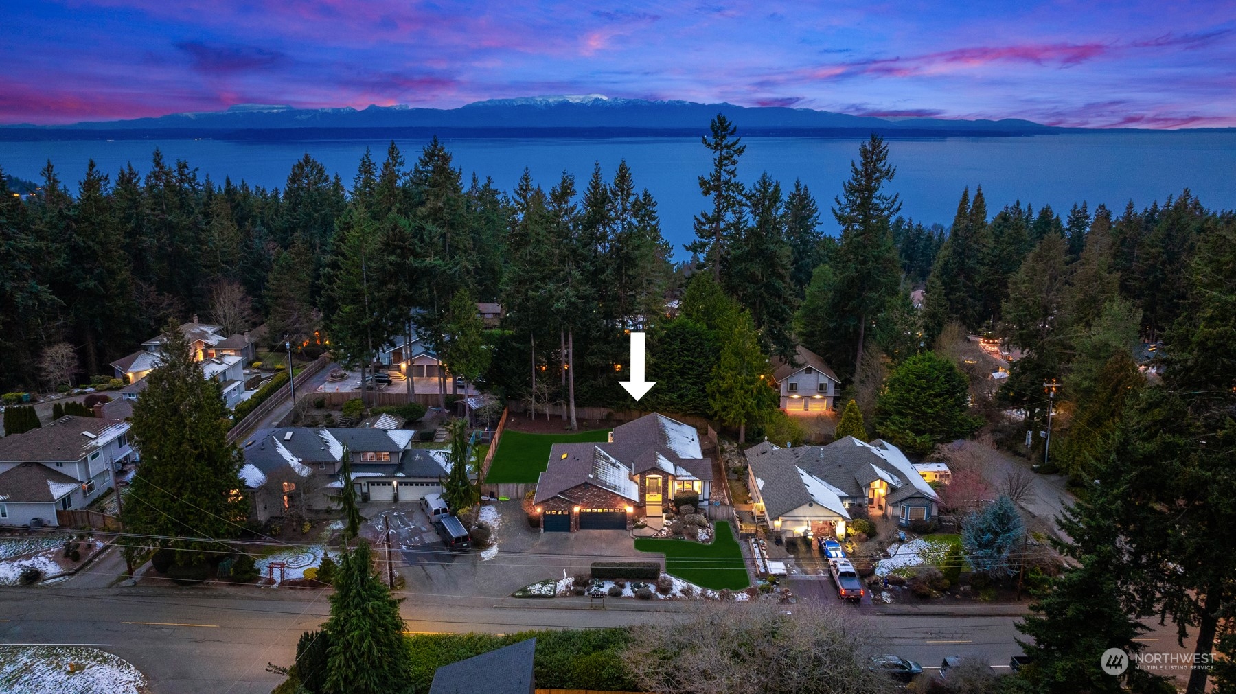 16034 68th Avenue West Edmonds, WA 98026 - Photo 2 of 32 a view of a city