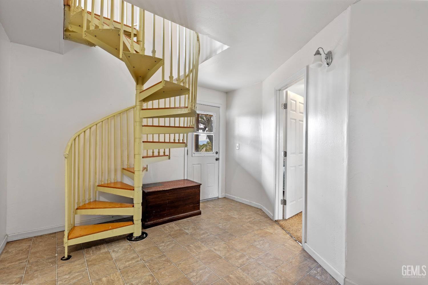 Undisclosed Address Tehachapi, CA 93561 - Photo 25 of 49