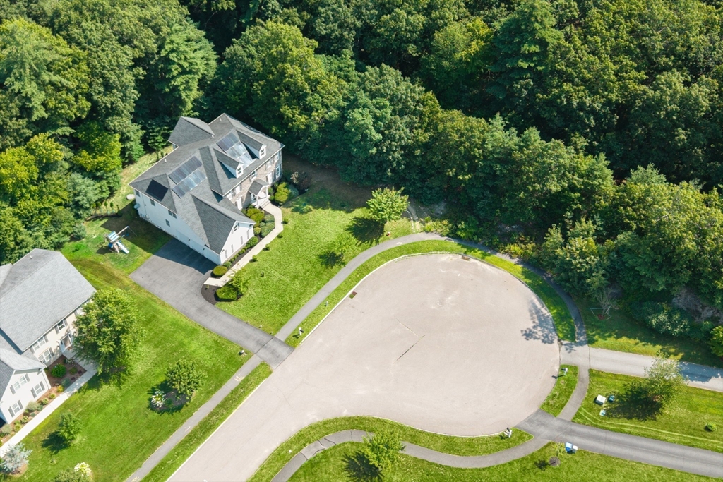 208 Mohawk Path Holliston, MA 01746 - Photo 31 of 35 Gallery Image 31