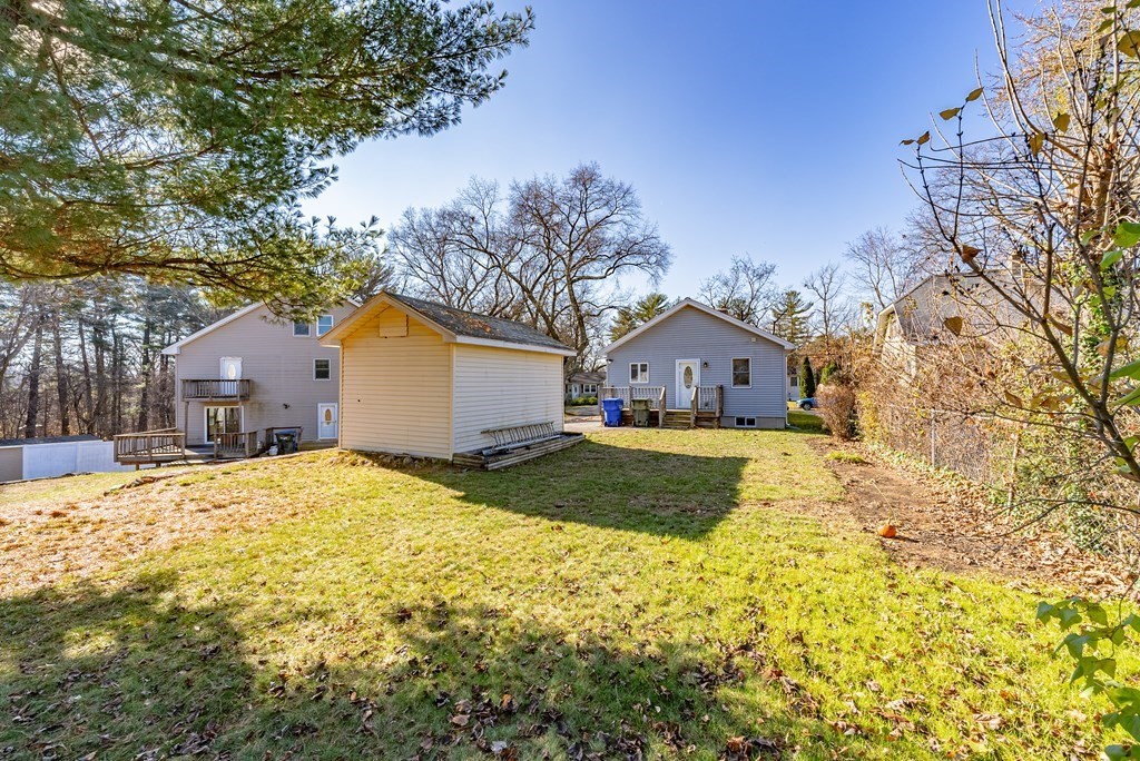 127 Webber Street Springfield, MA 01108 - Photo 28 of 33