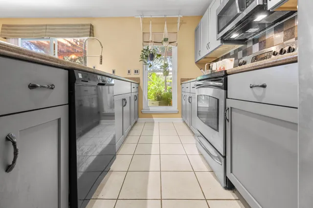 $255,000 | 940 Central Avenue, Unit 18, Fort Walton Beach, FL 32547