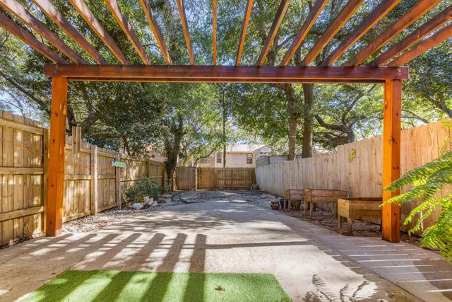 $255,000 | 940 Central Avenue, Unit 18, Fort Walton Beach, FL 32547