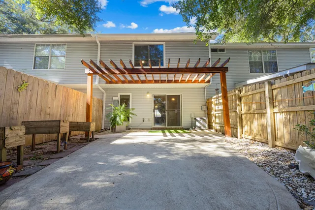 $255,000 | 940 Central Avenue, Unit 18, Fort Walton Beach, FL 32547