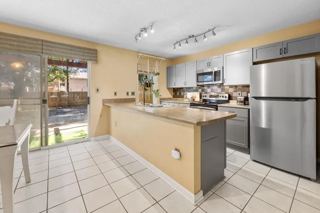 $255,000 | 940 Central Avenue, Unit 18, Fort Walton Beach, FL 32547
