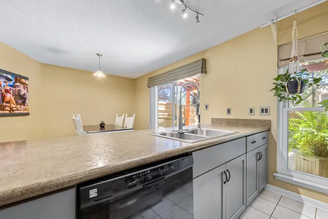 $255,000 | 940 Central Avenue, Unit 18, Fort Walton Beach, FL 32547