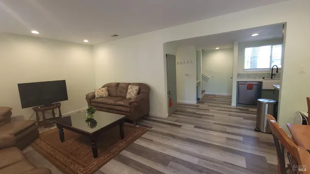 $2,750 | 2315 Cross Avenue, Santa Rosa, CA 95401