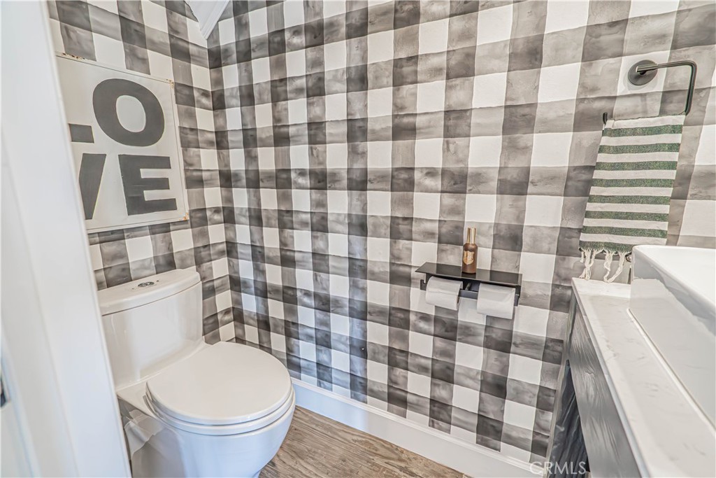 9248 Hierba Road Agua Dulce, CA 91390 - Photo 24 of 63 Guest bathroom