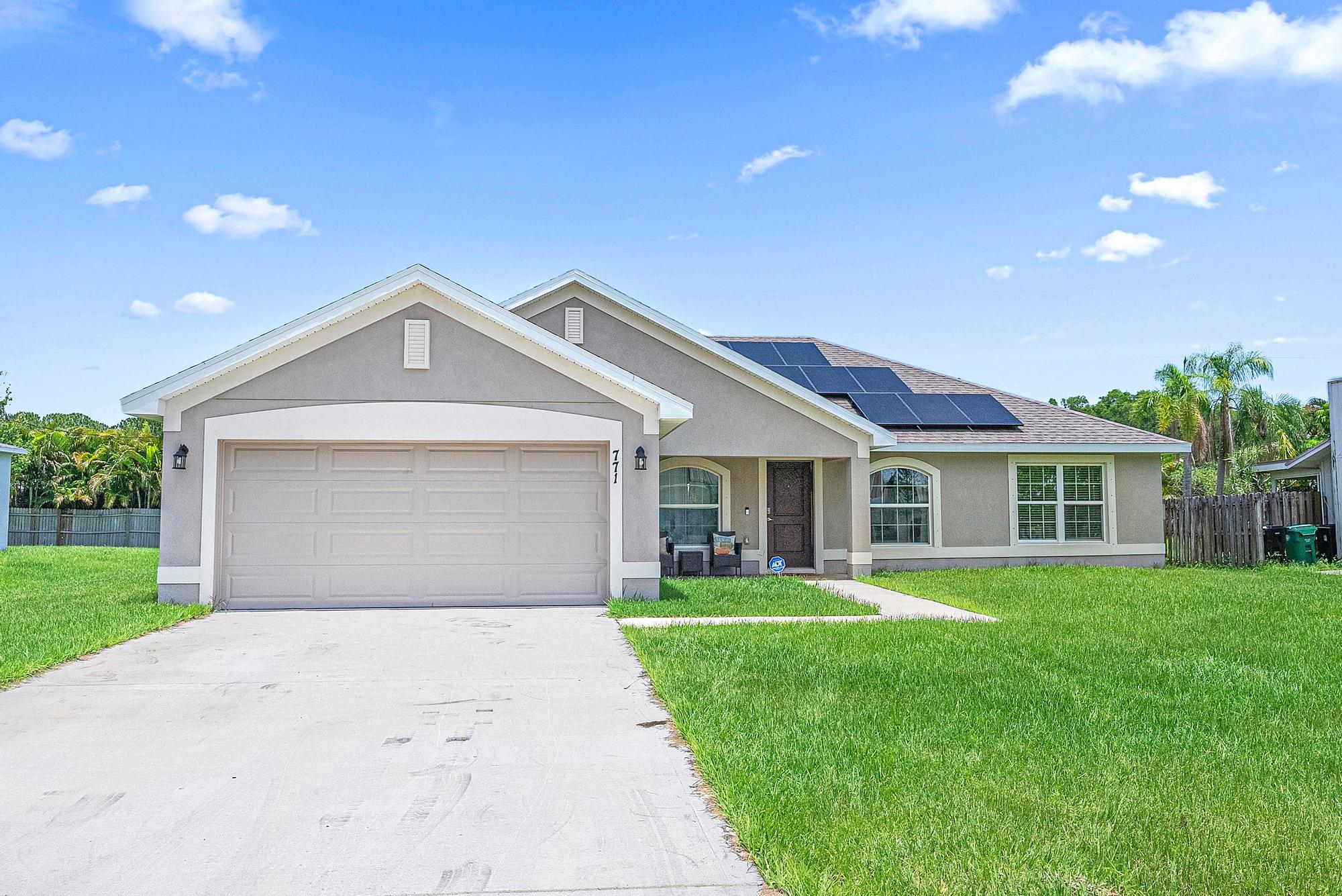 771 Southeast Starflower Ave  