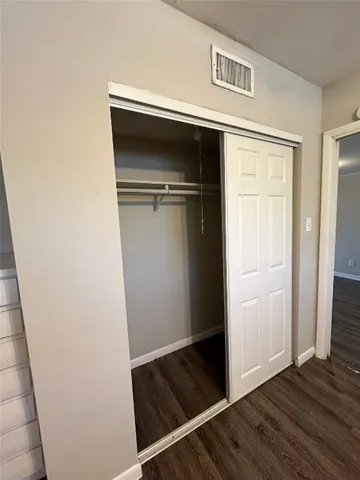 $1,000 | 3304 Red River Street, Unit 201, Austin, TX 78705