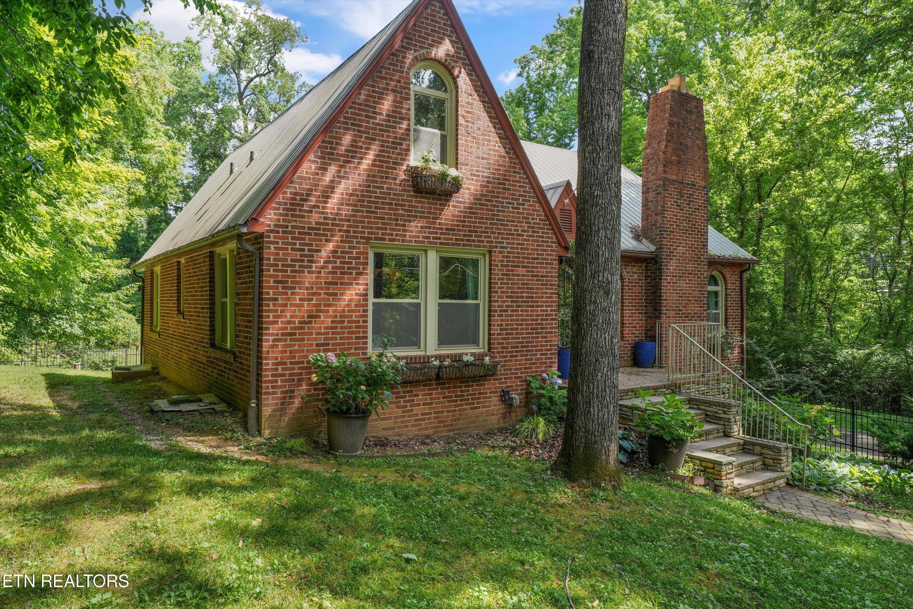 3107 Maloney Road Knoxville, TN 37920 - Photo 2 of 35 Front
