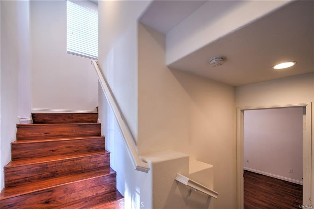 8 Silvermaple Irvine, CA 92618 - Photo 5 of 27