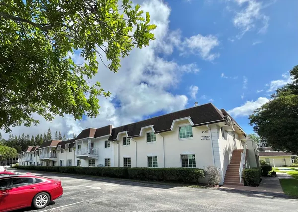$170,000 | 700 Southeast 2nd Avenue, Unit 416, Deerfield Beach, FL 33441