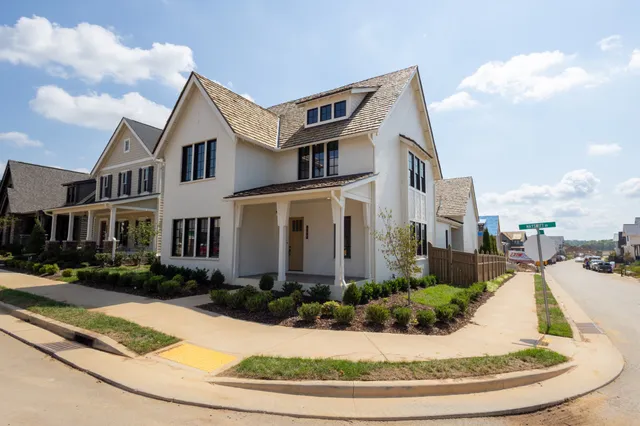 $1,142,800 | 630 Mayswift Drive, Thompson's Station, TN 37179