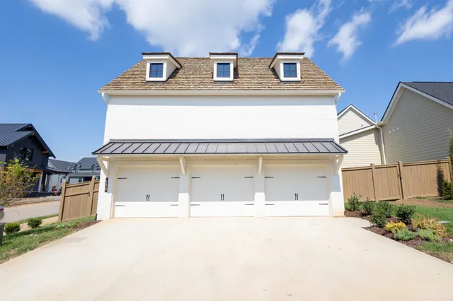 $1,142,800 | 630 Mayswift Drive, Thompson's Station, TN 37179