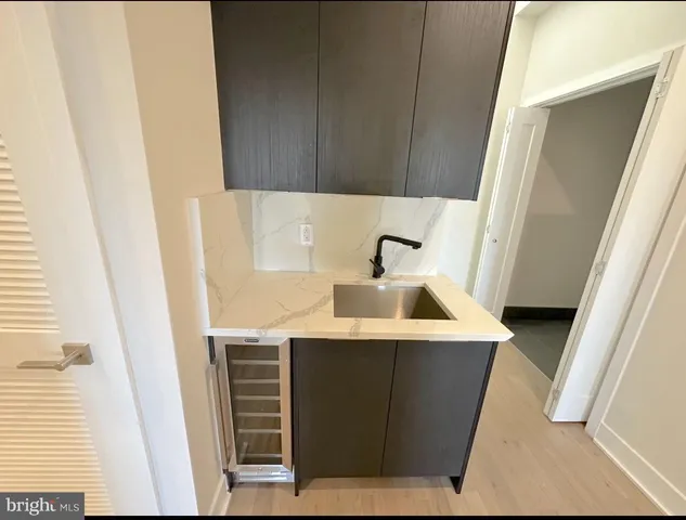 a view of empty room with window