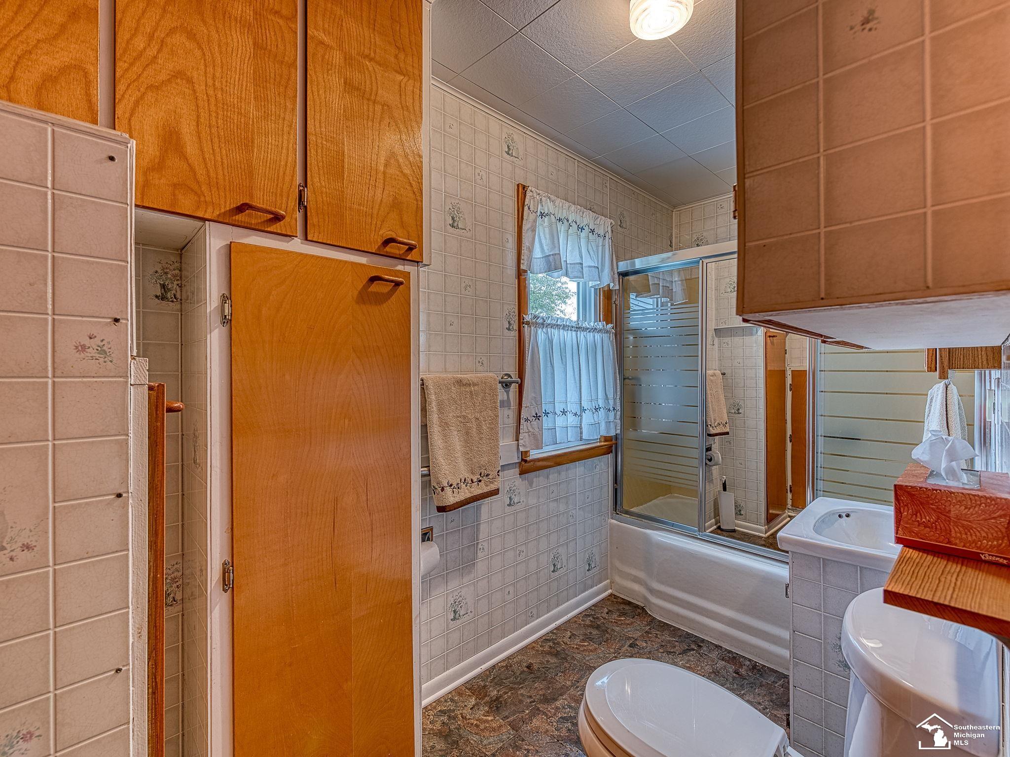 1929 Fix Road Monroe, MI 48162 - Photo 9 of 33 50158447-b40cc607-ed0e-4fb7-be13-2bff497b0a13.JPG