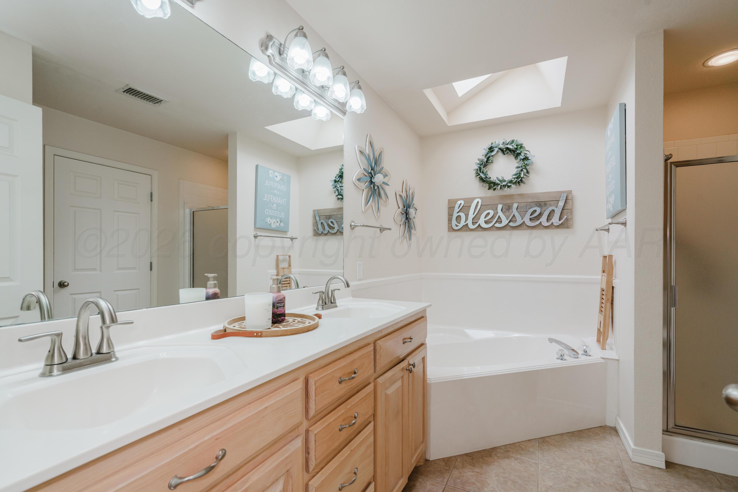 6314 Roadrunner Court Amarillo, TX 79119 - Photo 22 of 36 Primary Bath View 1