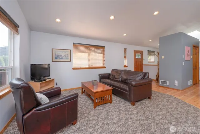 $2,450 | 1577 Silver Fir Drive, Unit A, Camano Island, WA 98282