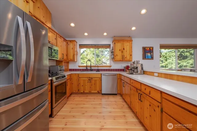 $2,450 | 1577 Silver Fir Drive, Unit A, Camano Island, WA 98282