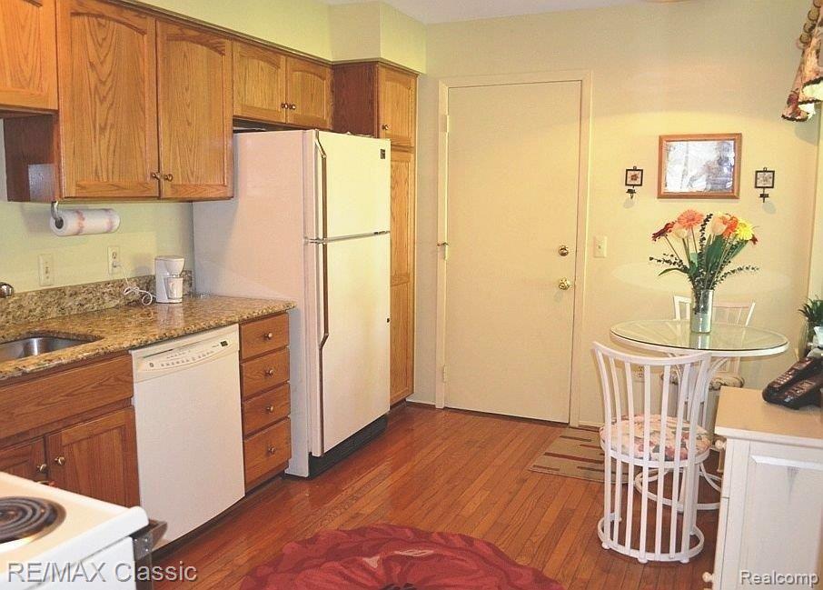 563 Tennyson, Unit 81 Rochester, MI 48307 - Photo 13 of 21 DSC_0066