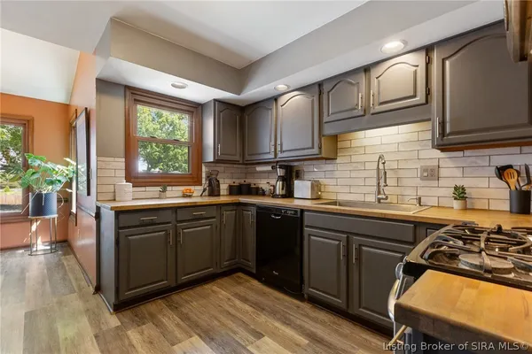 $365,000 | 106 Amy Court, New Albany, IN 47150