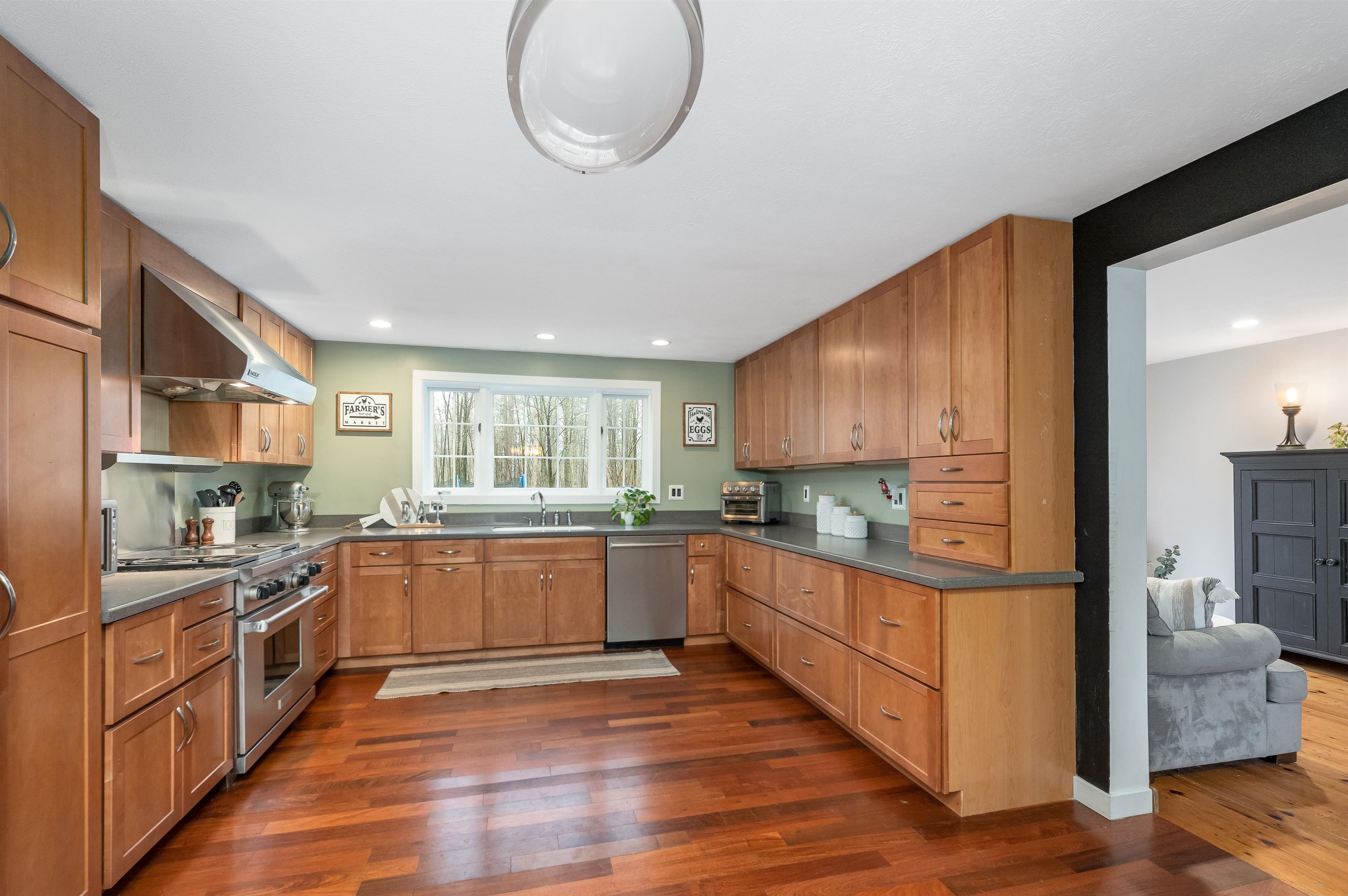 73 Sargent Road Hollis, NH 03049 - Photo 8 of 37