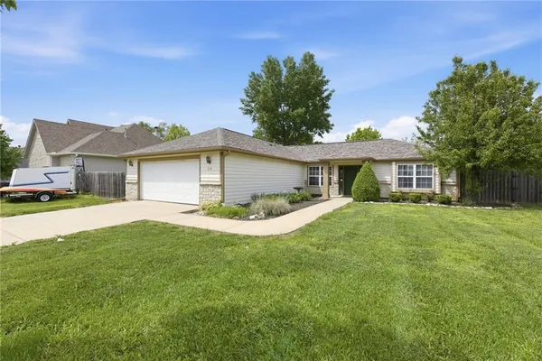 $309,500 | 218 Hillside Drive, Baldwin City, KS 66006