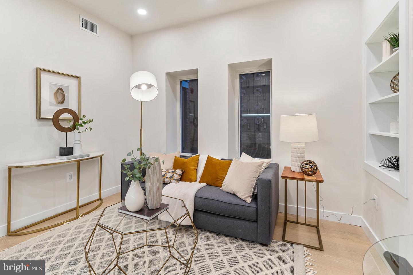 733 8th Street Southeast, Unit 1 Washington, DC 20003 - Photo 5 of 13