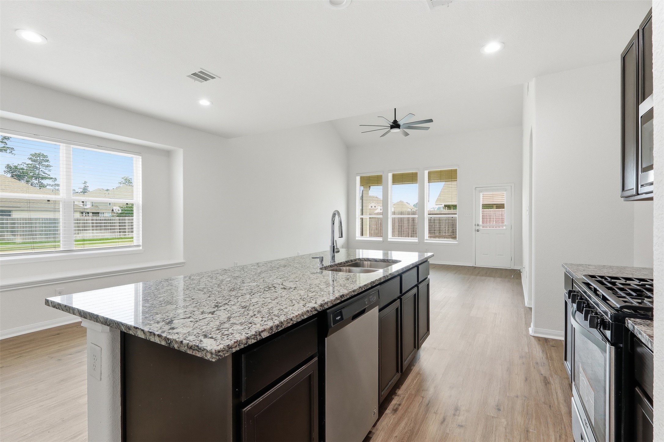3503 Cannon Drive Conroe, TX 77301 - Photo 9 of 29