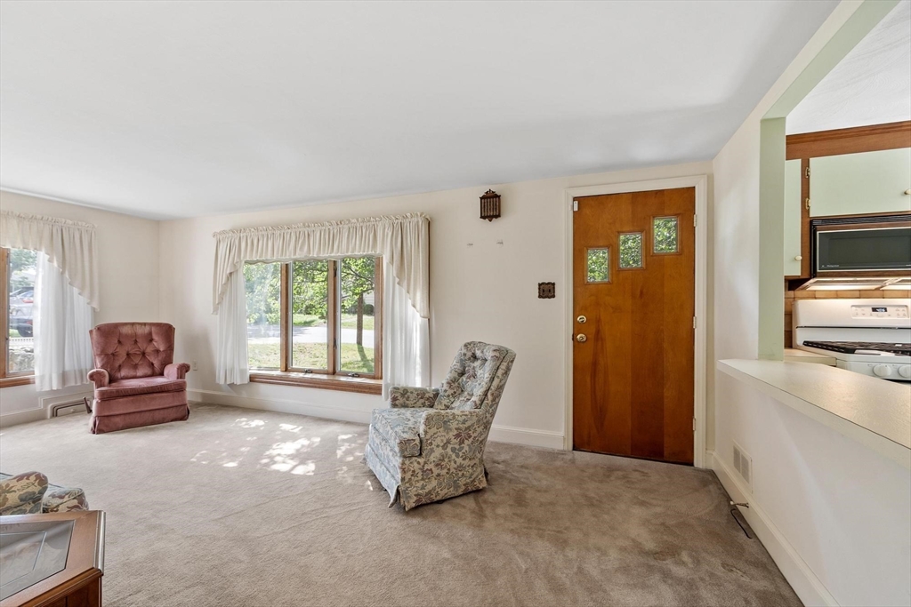48 Chickering Street Lawrence, MA 01843 - Photo 13 of 38