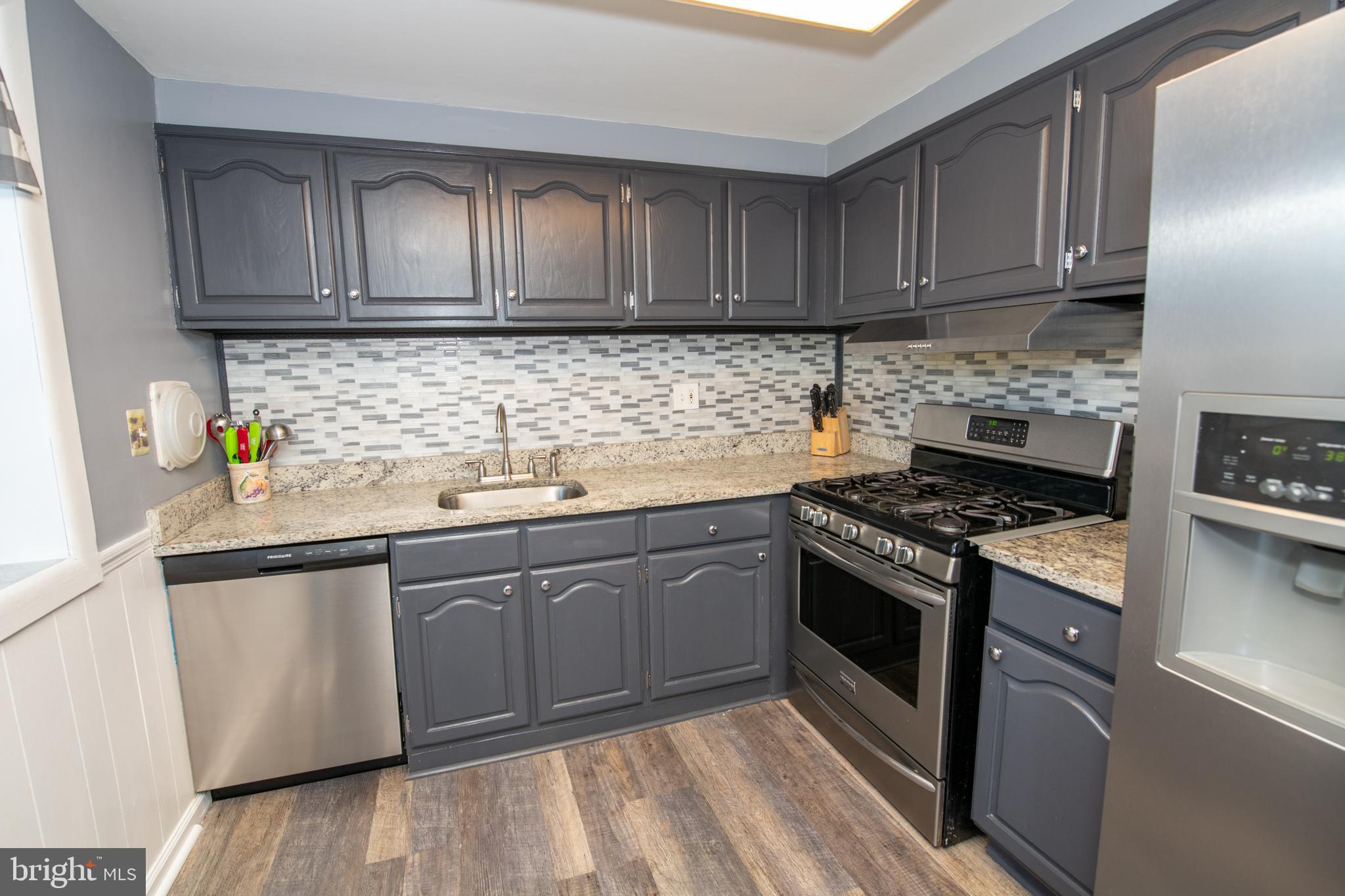 12108 Covert Road Philadelphia, PA 19154 - Photo 3 of 32 Updated kitchen