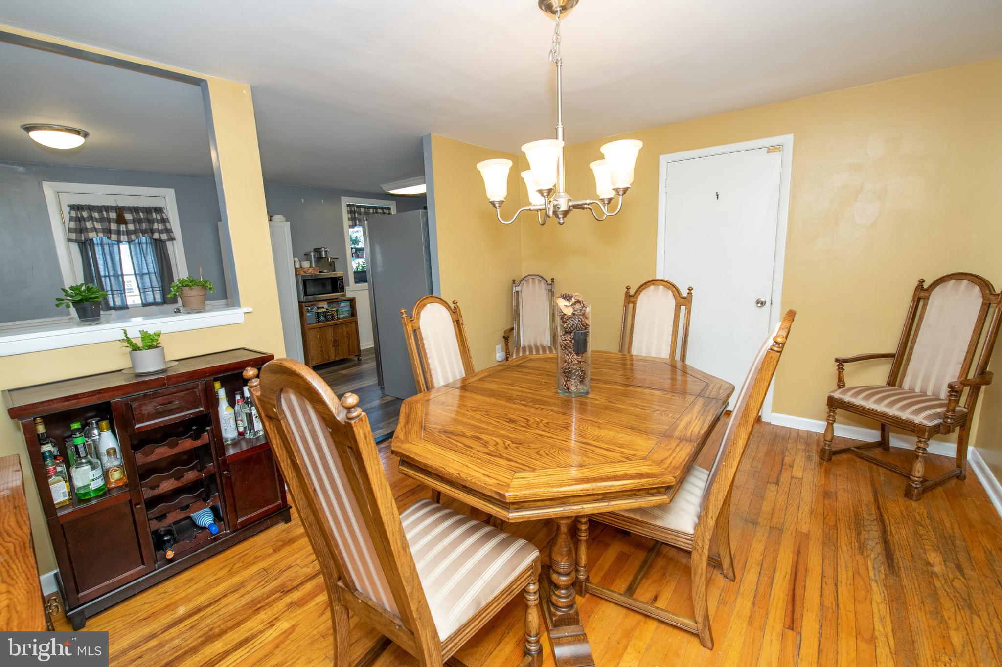 12108 Covert Road Philadelphia, PA 19154 - Photo 6 of 32 Dining room kitchen combo.
