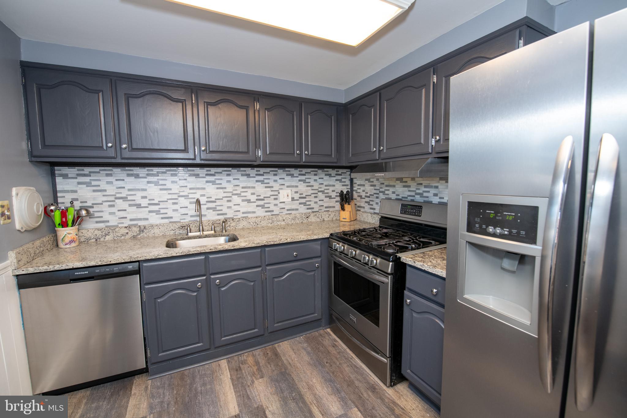 12108 Covert Road Philadelphia, PA 19154 - Photo 7 of 32 Stainless steel appliances.