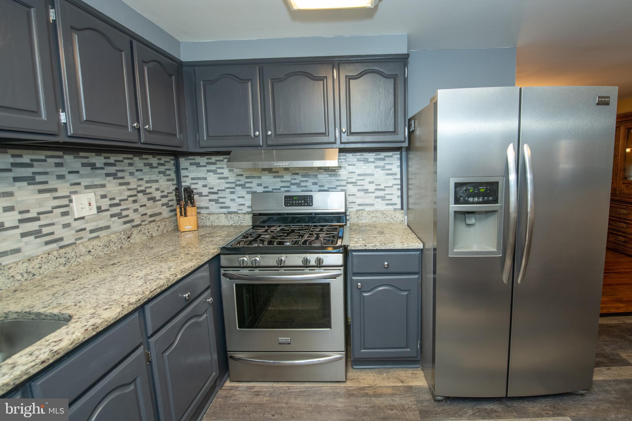 12108 Covert Road Philadelphia, PA 19154 - Photo 9 of 32 Granite counter top