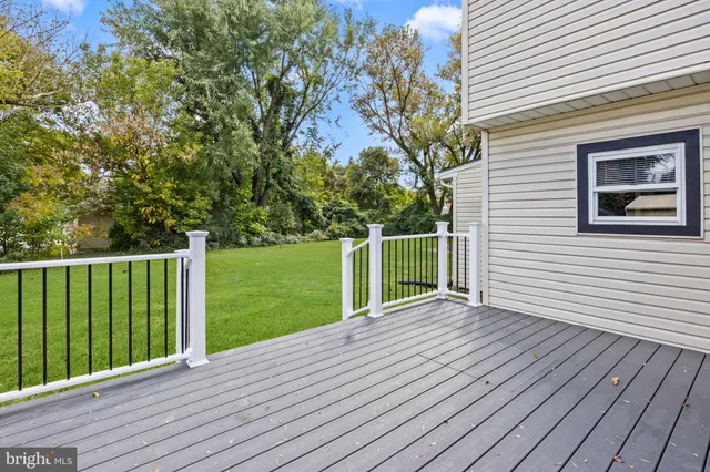 $3,200 | 2555 Trenton Road, Levittown, PA 19056