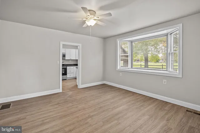 $3,200 | 2555 Trenton Road, Levittown, PA 19056