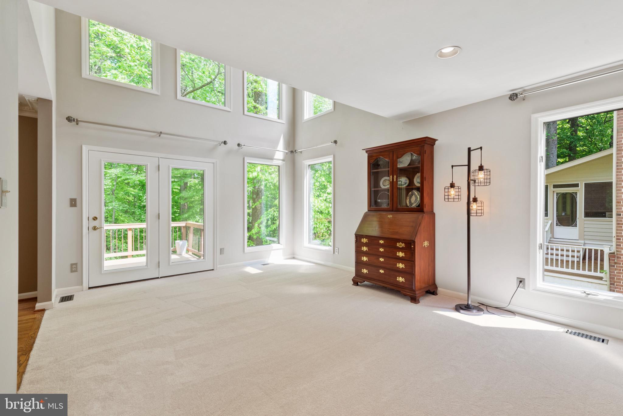 6212 Devon Drive Columbia, MD 21044 - Photo 9 of 69 Living Room