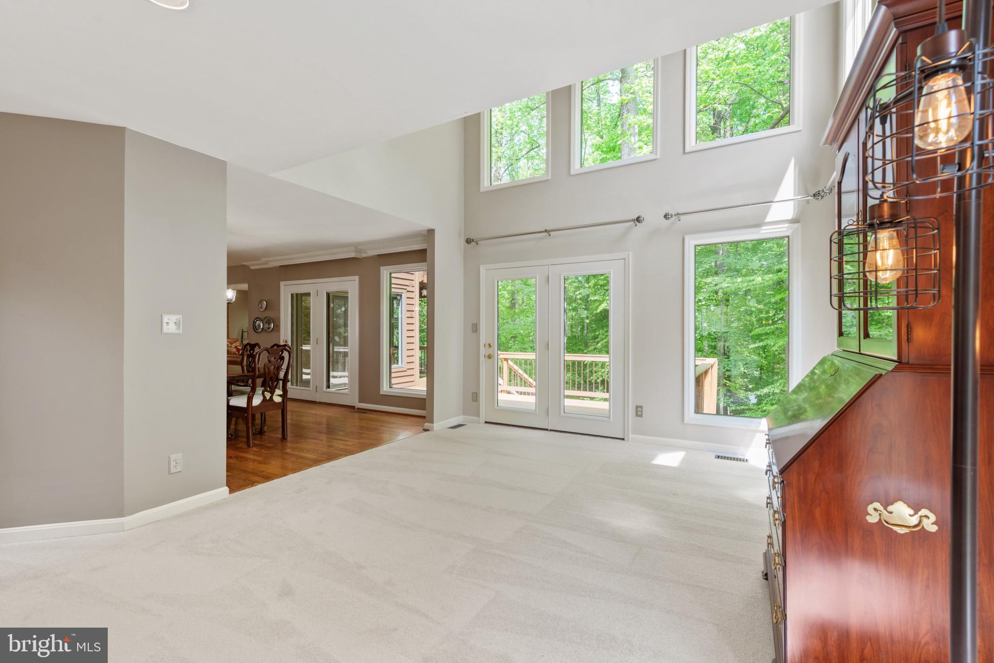 6212 Devon Drive Columbia, MD 21044 - Photo 10 of 69 Living Room