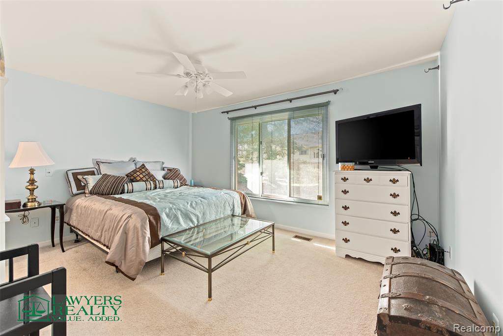 2122 London Bridge Drive Rochester Hills, MI 48307 - Photo 16 of 28 Gallery Image 16