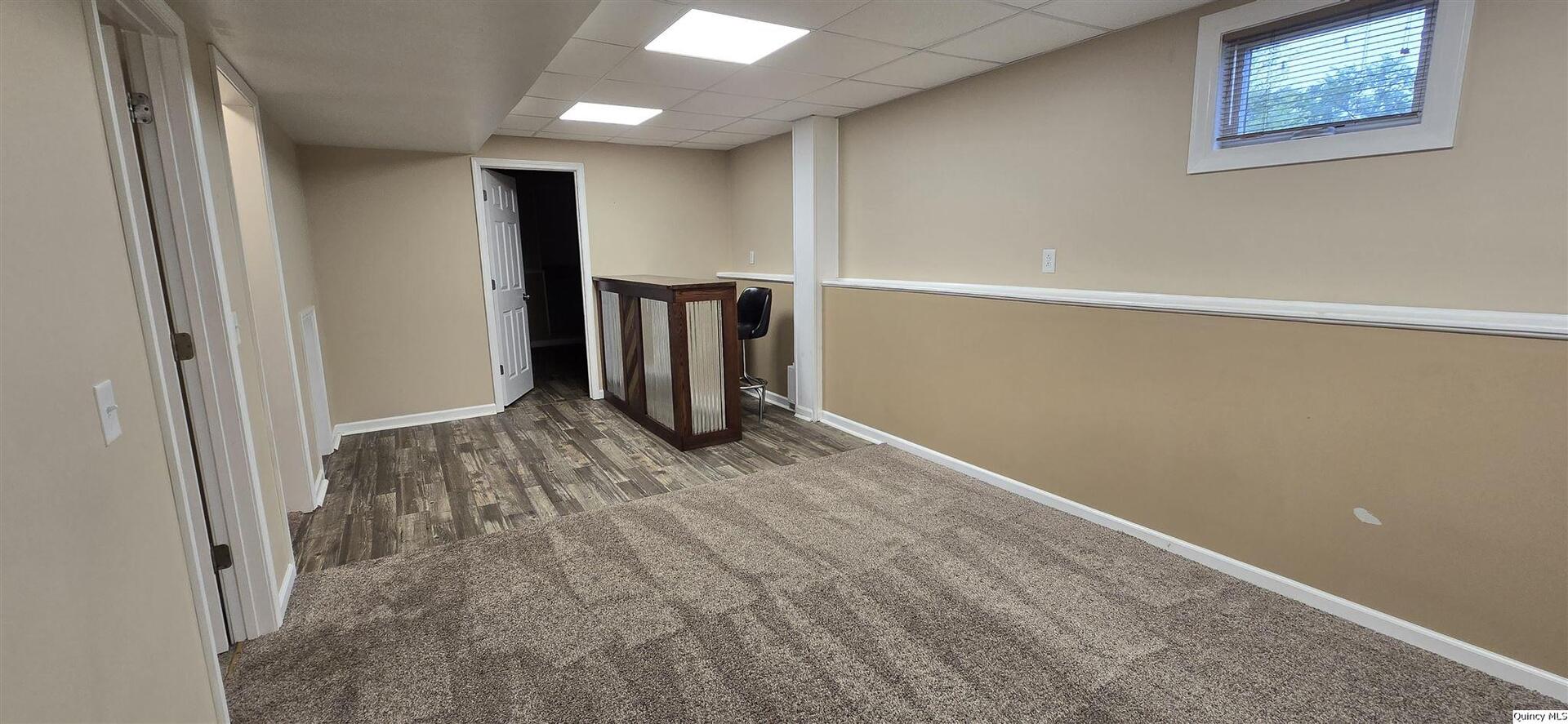 200 Dallas Road Carthage, IL 62321 - Photo 16 of 20 a view of a livingroom with wooden floor
