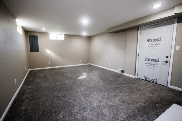 $227,900 | 2911 Faraon Street, St. Joseph, MO 64501