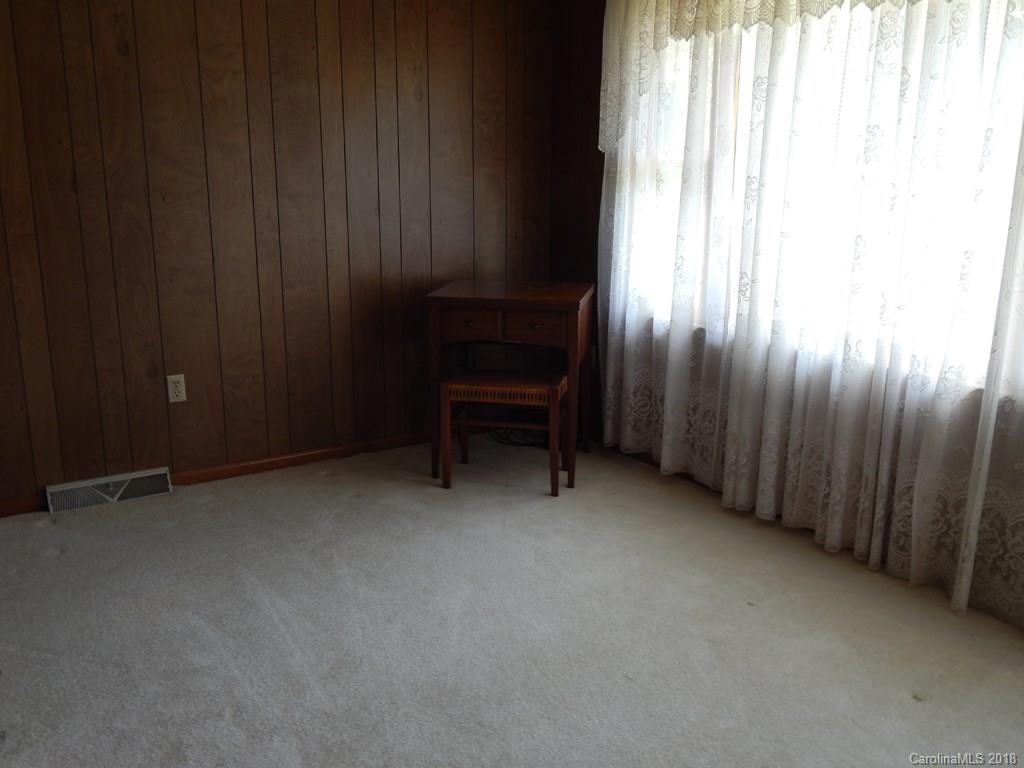 130 Osborne Farm Road Canton, NC 28716 - Photo 4 of 12